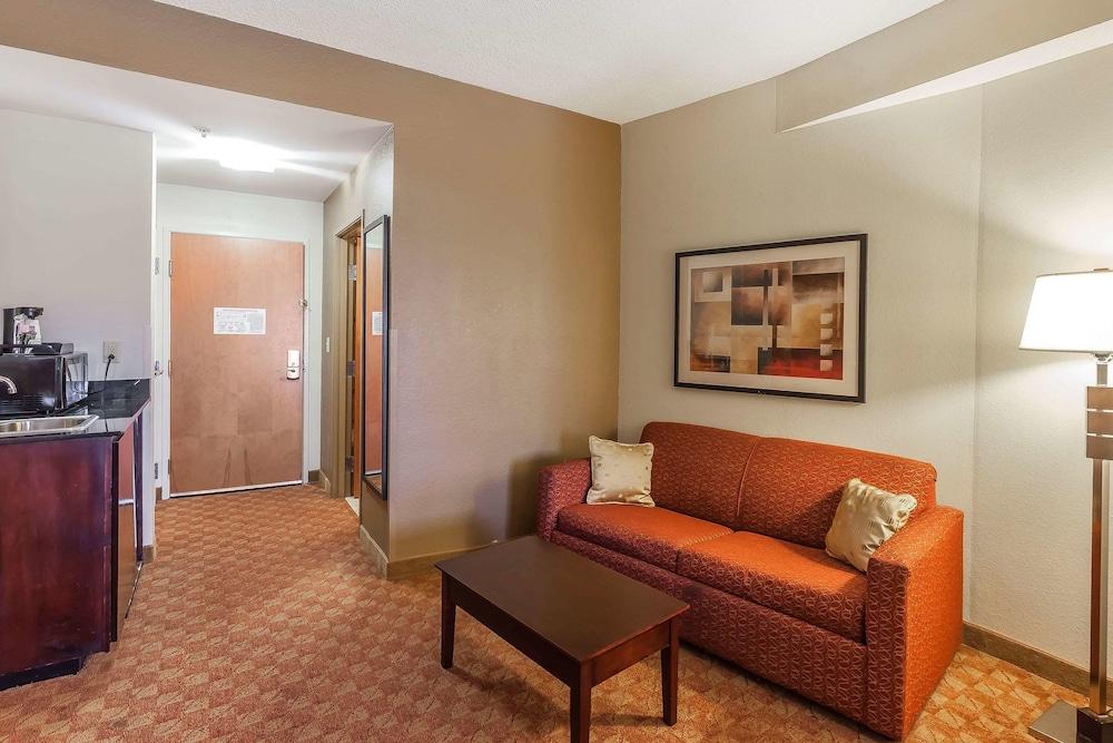 Comfort Suites Suffolk - Chesapeake Exteriör bild